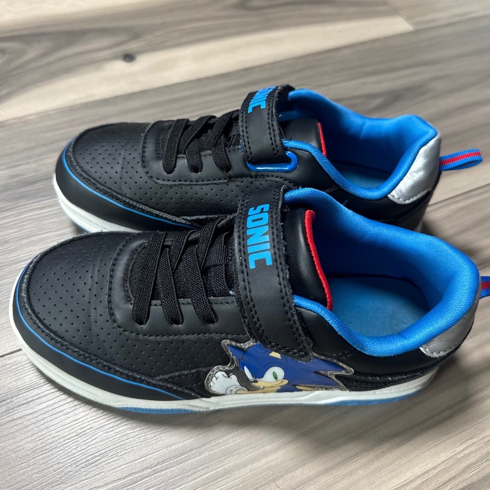 Sonic the Hedgehog Kids Sneakers Black Blue Silver Low Top Size 3 C0682